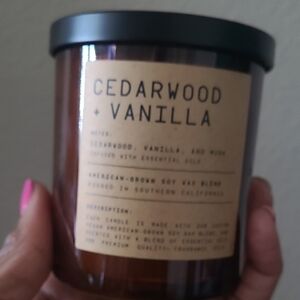 Cedarwood + Vanilla Scented Candle - 9oz